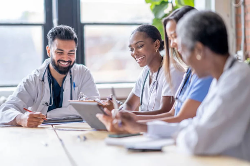 Médecin en réunion